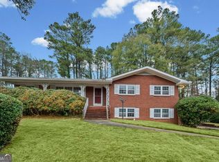 2877 Pine Needle Dr, East Pt, GA 30344