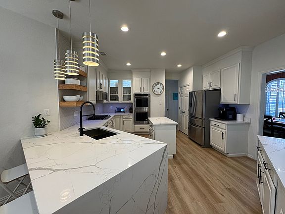 3rd image of 11201 Williamsburg Ln
