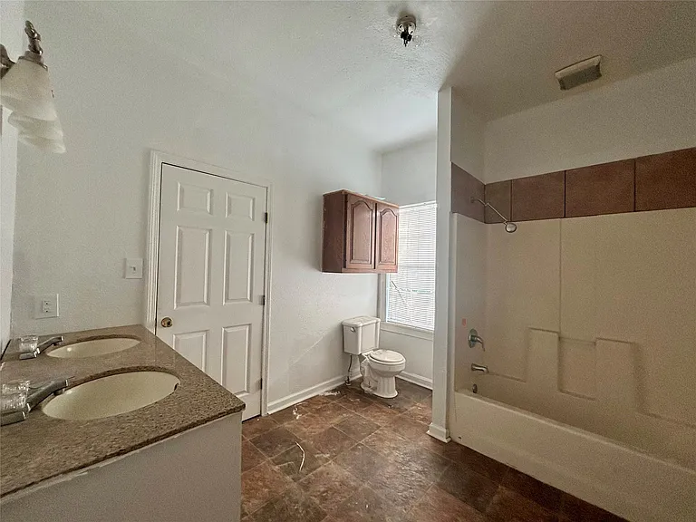 3410 Sealy St — Photo 22