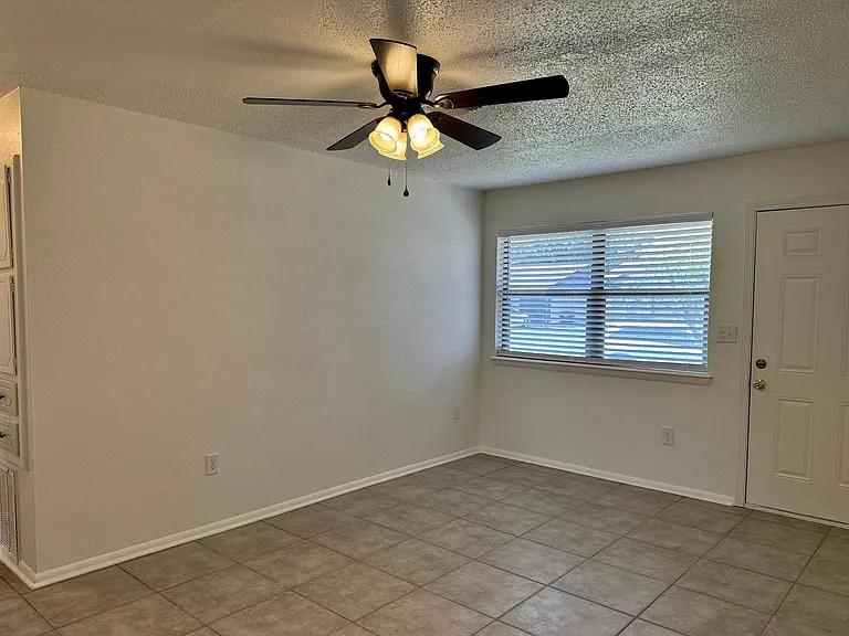 1004 S Howard Ave — Photo 3