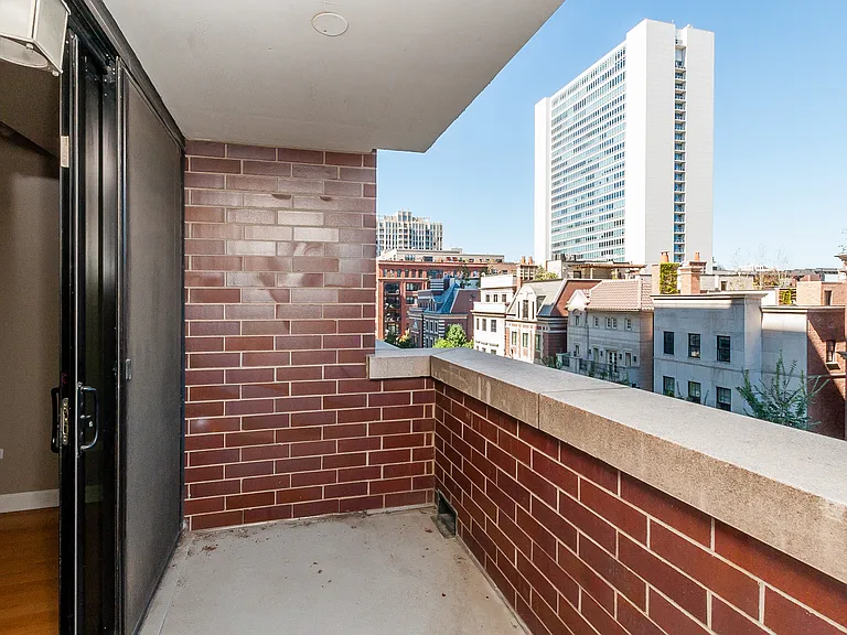 451 W Huron St #703 — Photo 8