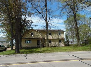 4433 Lake Rd E, Geneva, OH 44041