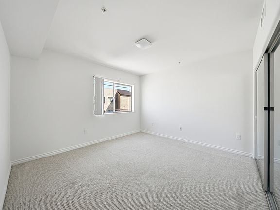 2nd image of 4733 Elmwood Ave APT 304