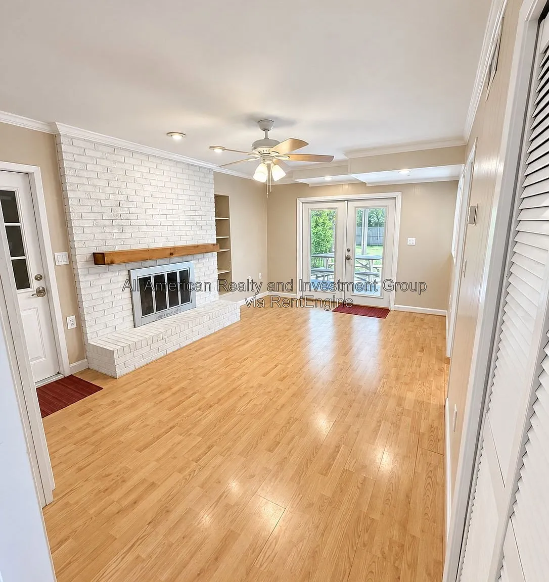 4 bed, 2.5 bath, 2052 sqft, $3,400 — Photo 3