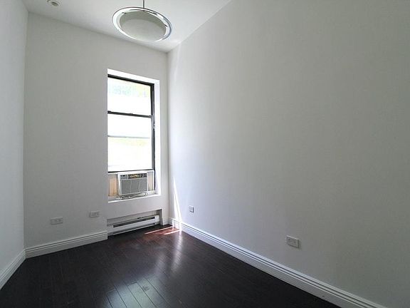 4th image of 164 E 61st St #200