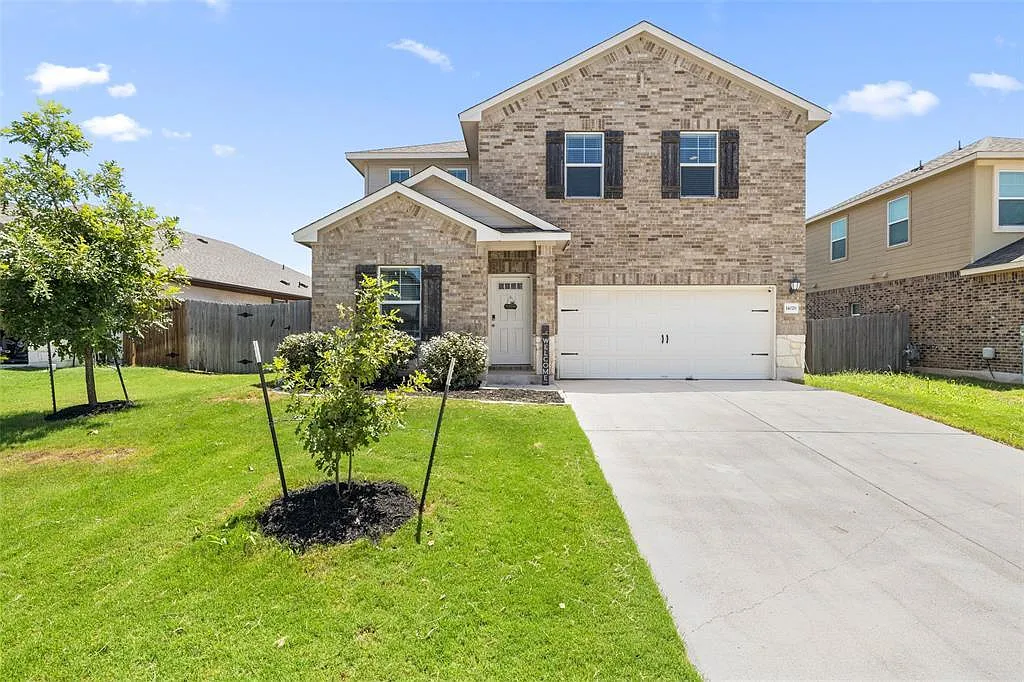 4 bed, 2.5 bath, 2631 sqft, $2,645 — Photo 1