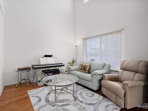 3rd image of 454 Jamestown Ct