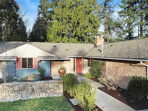 2nd image of 1232 172nd Ave NE