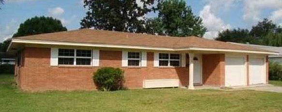 1st image of 220 Ferndale Ln