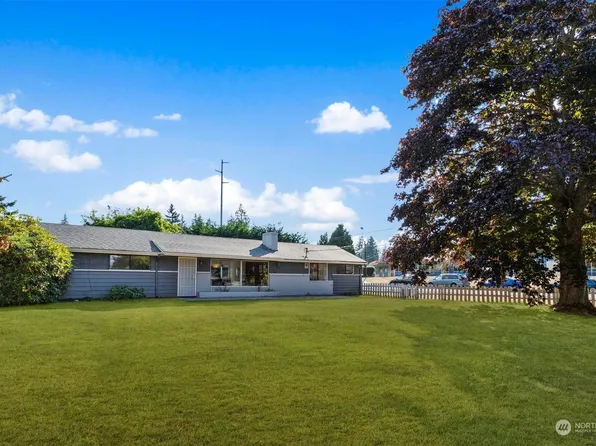 9528 220th Street SW, Edmonds, WA 98020