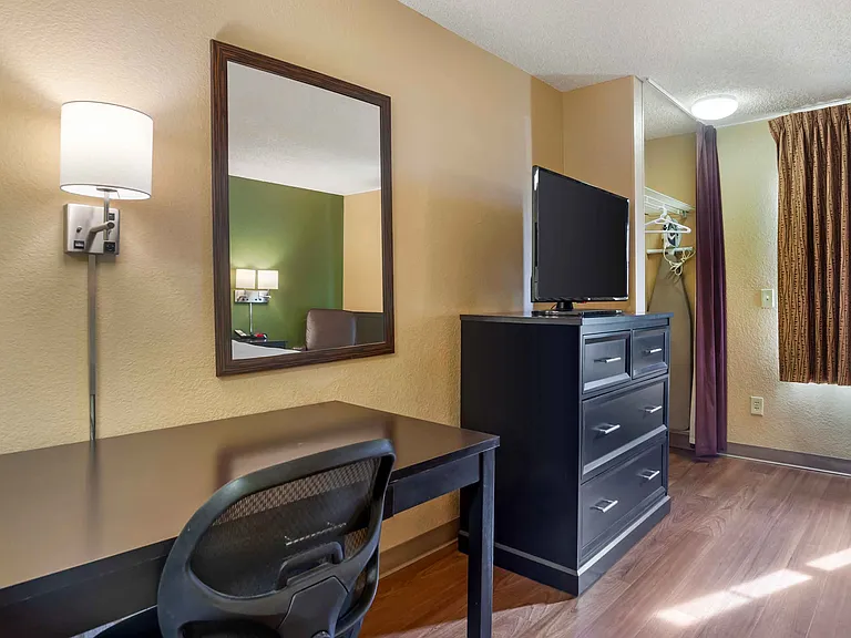 Studio Suite - 1 Queen Bed