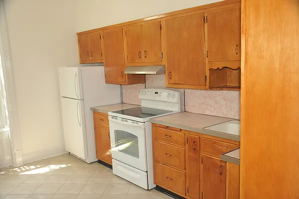 Rented by New York Realty Minimax Inc | media 14