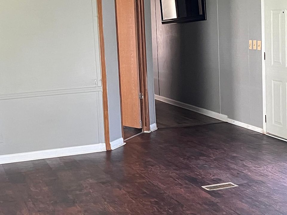 1st image of 31005 Susie Cir N #2