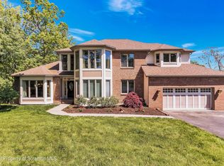 505 Ridgeview Cir, Clarks Summit, PA 18411