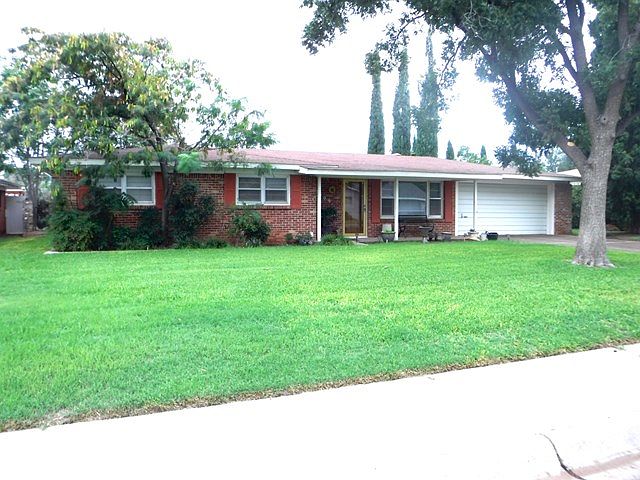 1st image of 2309 Country Club Dr