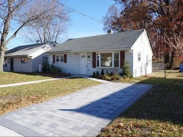 412 Roanoke St, Avenel, NJ 07001