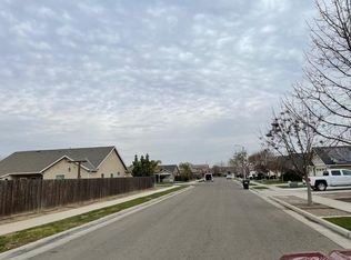 2632 N Vickie St, Visalia, CA 93291