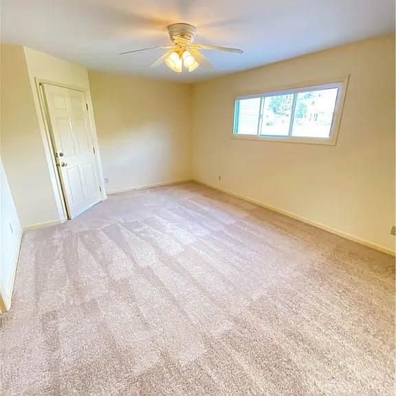 410 E Hall St #1/2 — Photo 2