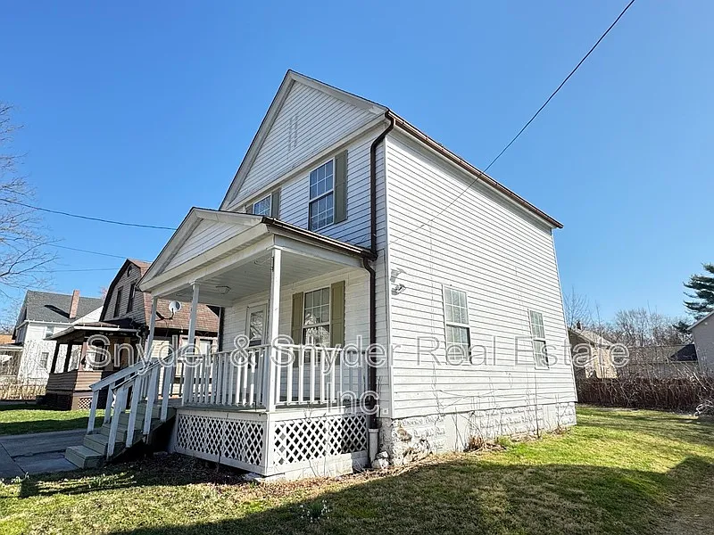 Building Photo - 143 Gale St