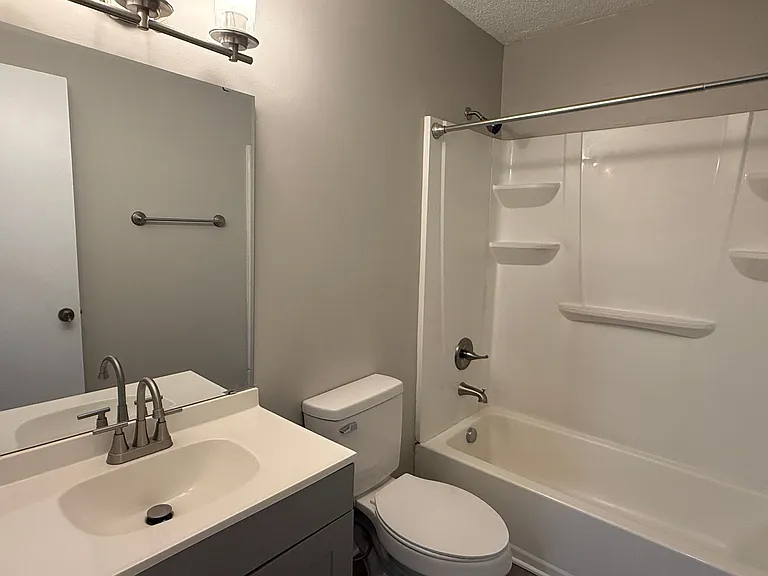 314 Hamilton Dr NE — Photo 7