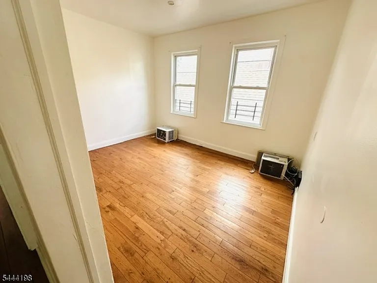 78 Fern Ave — Photo 3