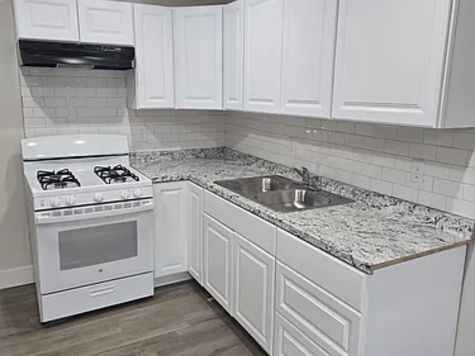 1st image of 159 Lincoln St #3