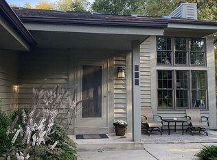 828 Hawks Holw, Delafield, WI 53018