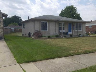 17698 Zanger St, Clinton Township, MI, 48038