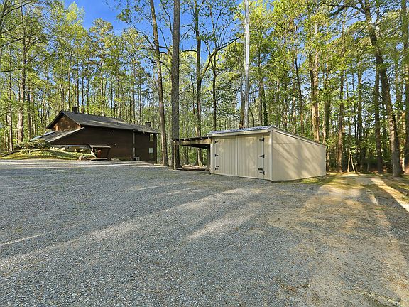 3rd image of 369 River Rd