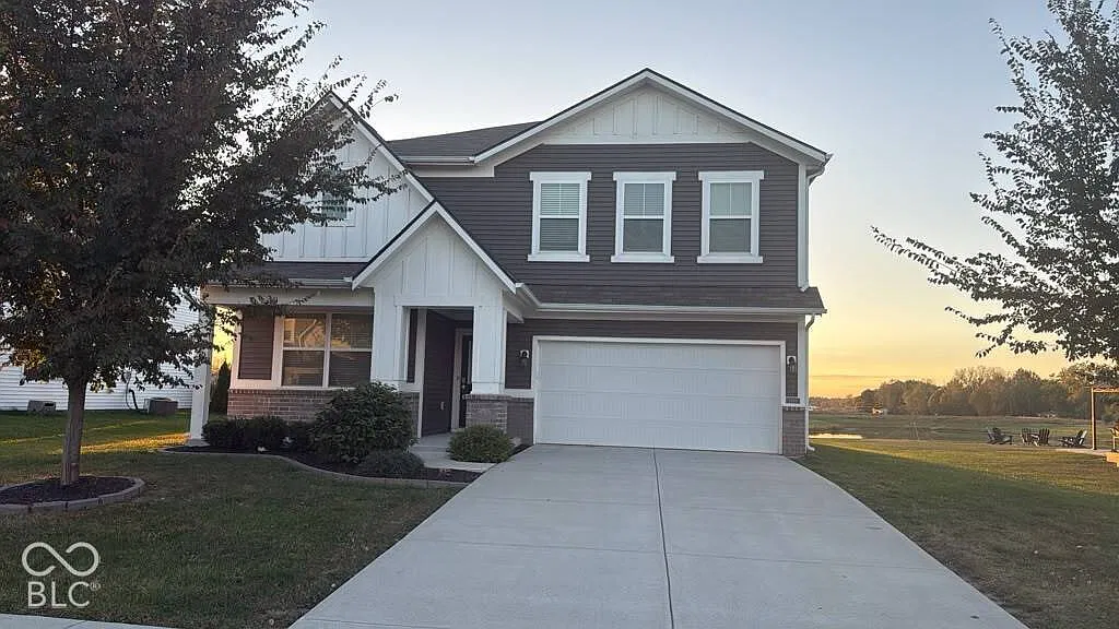 5 bed, 3.0 bath, 2760 sqft, $2,650 — Photo 2