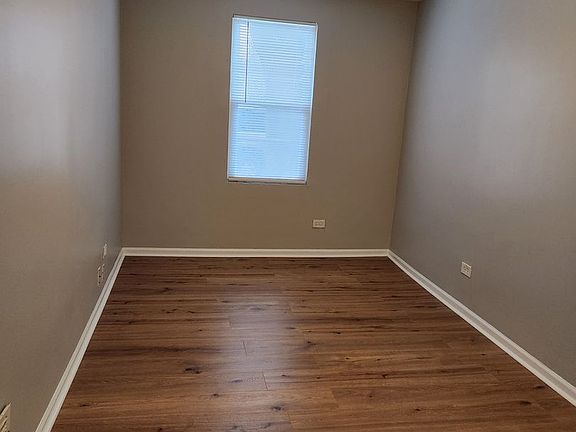 5th image of 2056 N La Crosse Ave Unit 1E