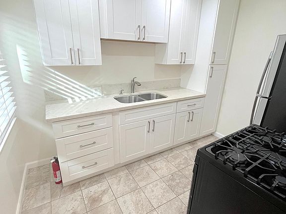 5th image of 1417 N Harper Ave APT 3