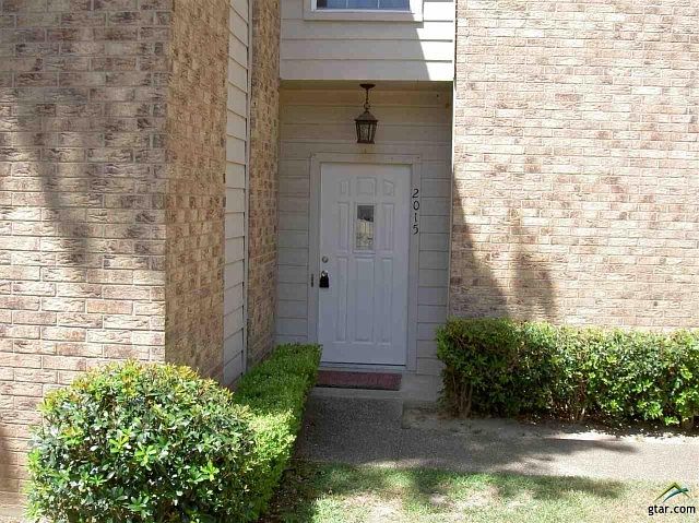 1st image of 2015 Villa Dr