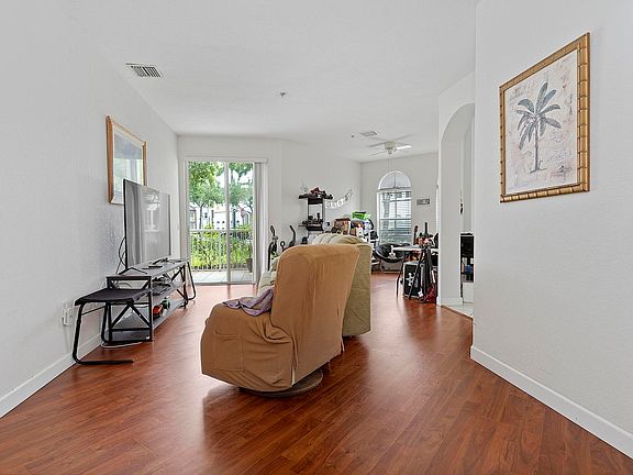 5th image of 4331 SW 160th Avenue #103