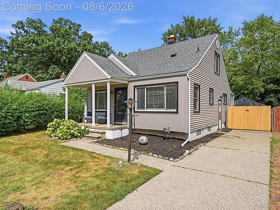 3rd image of 1209 Wyandotte Ave