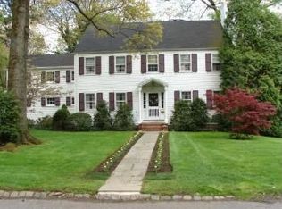 10 E Beechcroft Rd, Short Hills, NJ 07078