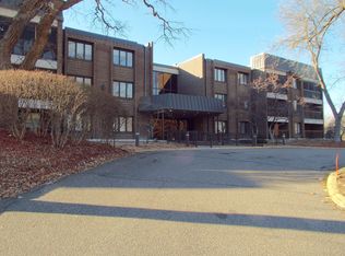 3412 Oak Ridge Rd APT 219, Minnetonka, MN 55305