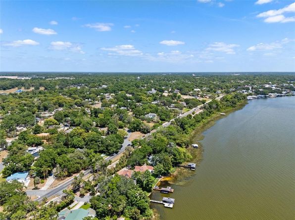 996 Fairview Ave, Mount Dora, FL 32757