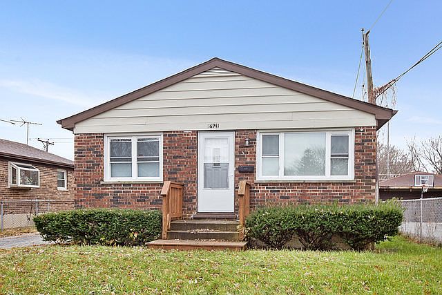 1st image of 16941 Glen Oaks Dr