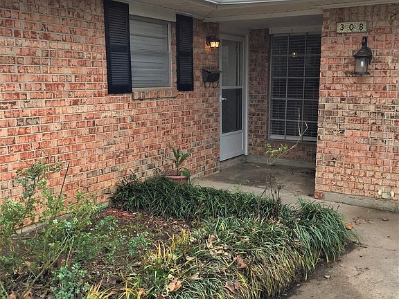 2nd image of 308 NW Parkwood Pl