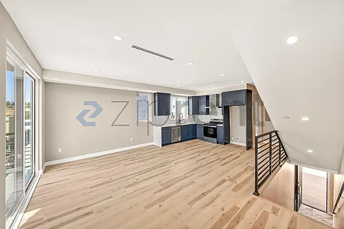 227 N Burlington Ave Photo 1
