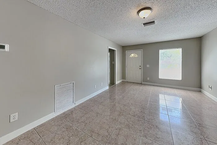4 bed, 1.5 bath, 1321 sqft, $1,645 — Photo 3