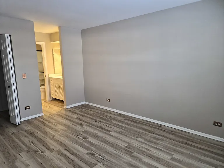 271 Southwick Ct #271 — Photo 26