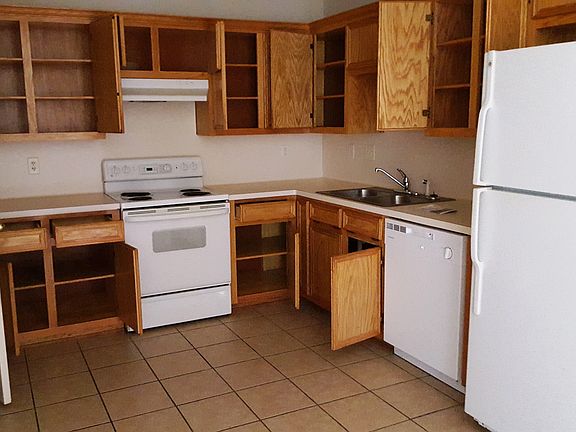 Large Kitchen with Pantry