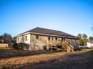 390 Jackson Lake Inn Rd, Jackson, GA 30233