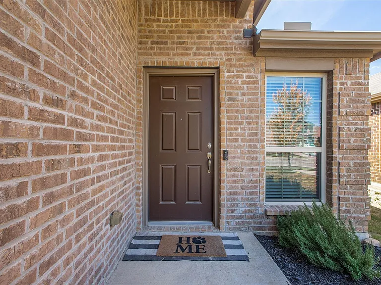 8905 Deadwood Ln — Photo 3