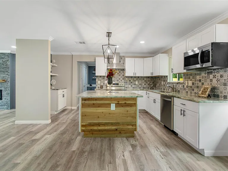 904 Westview Cir — Photo 12