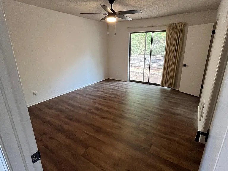 7429 S Atlanta Ave — Photo 9