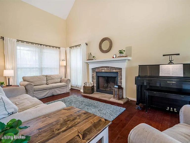 4007 Emerald Spring Pl — Photo 6