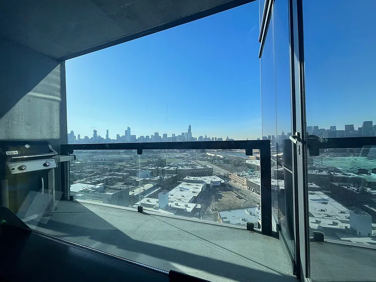 860 W Blackhawk St #2401 — Photo 8